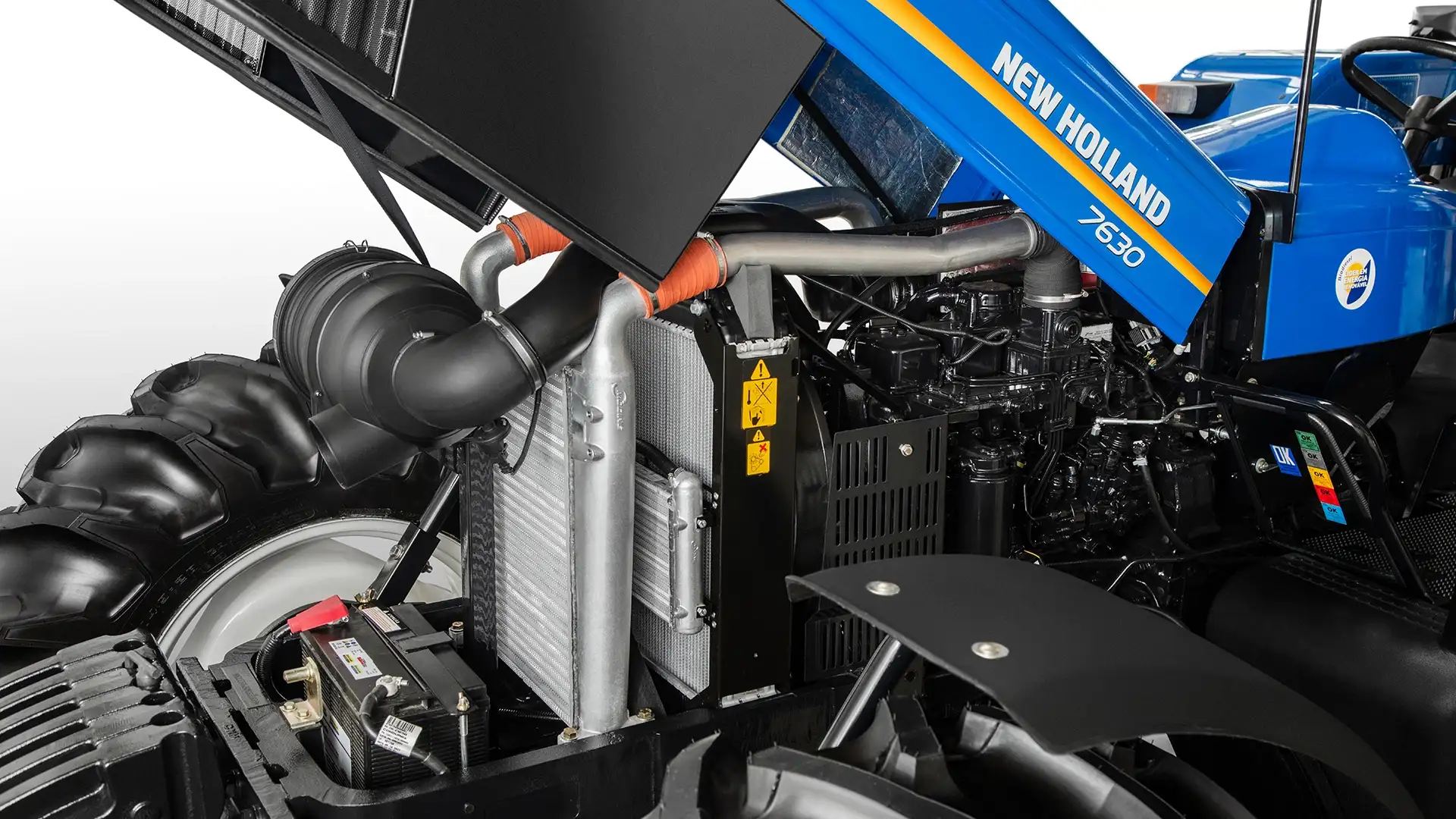 trator-new-holland-modelo-serie30-motor-detalhe