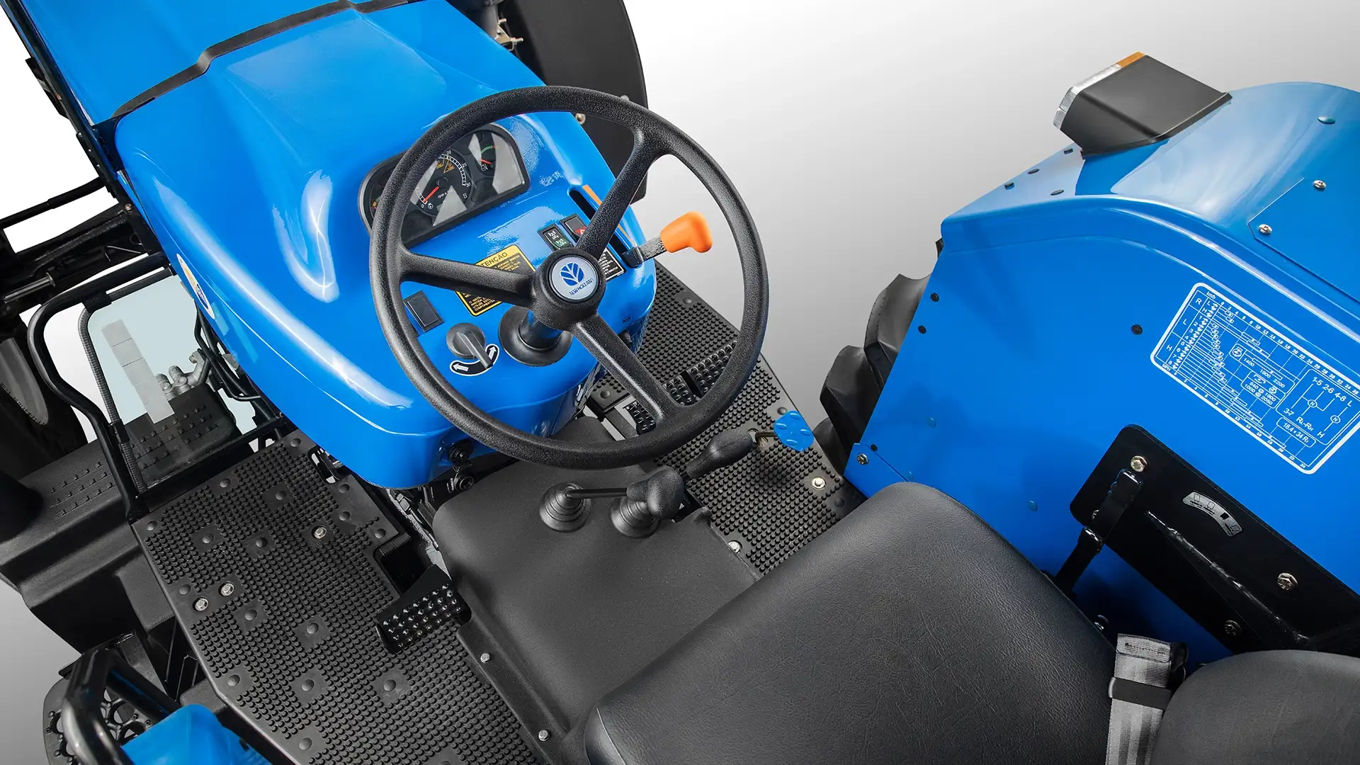 trator-new-holland-modelo-serie30-volante