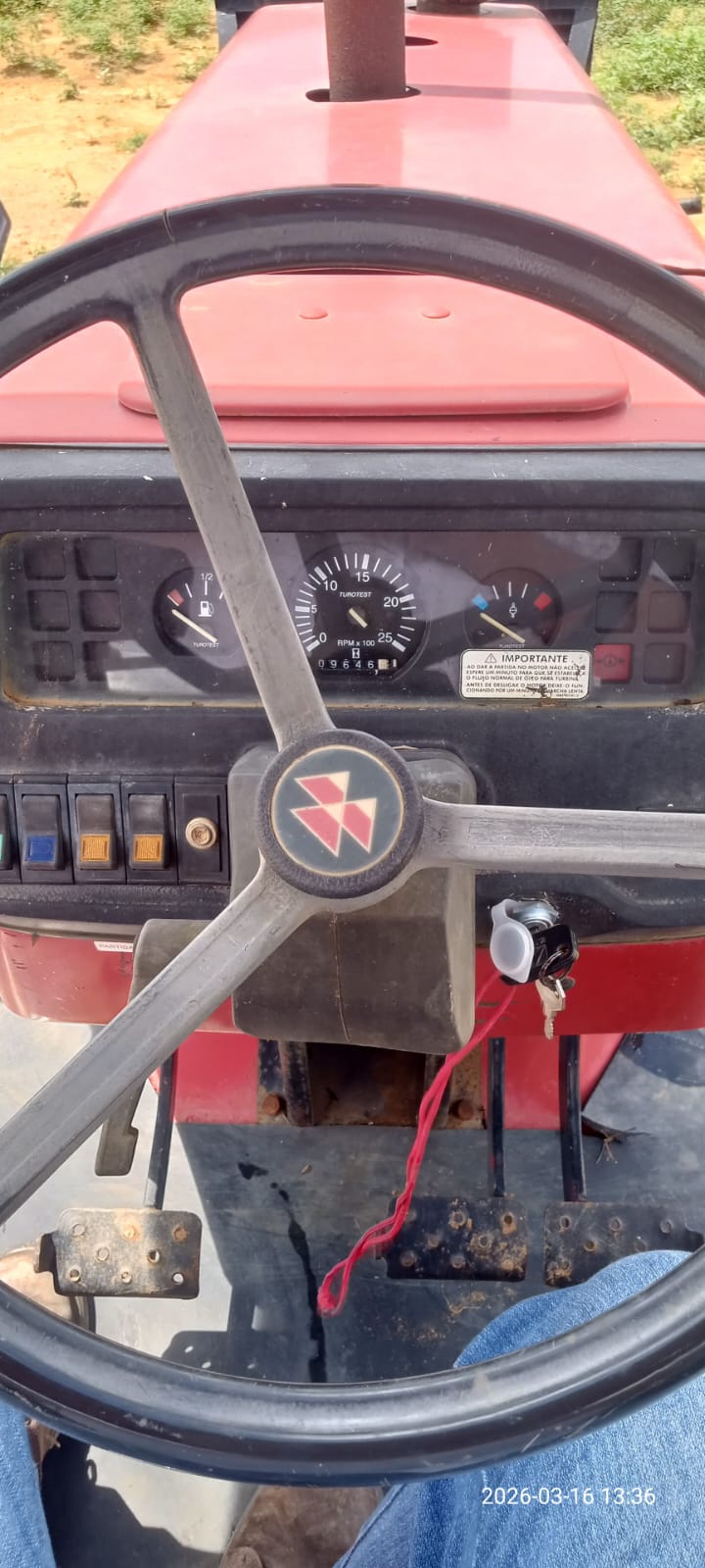 Massey Ferguson modelo 680 HD plataformado (3)