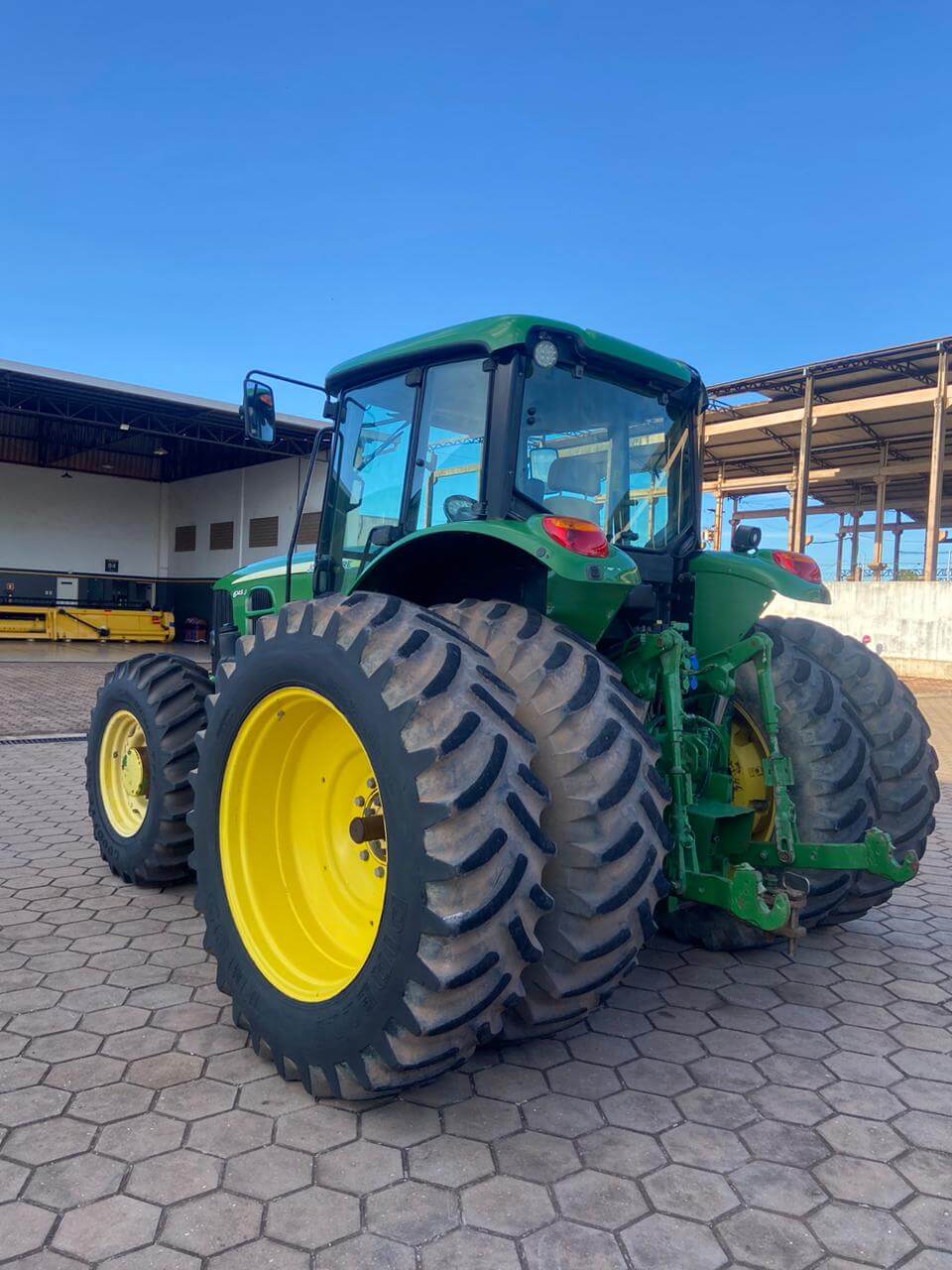 Trator John Deere 6145J – Série 6J (10)