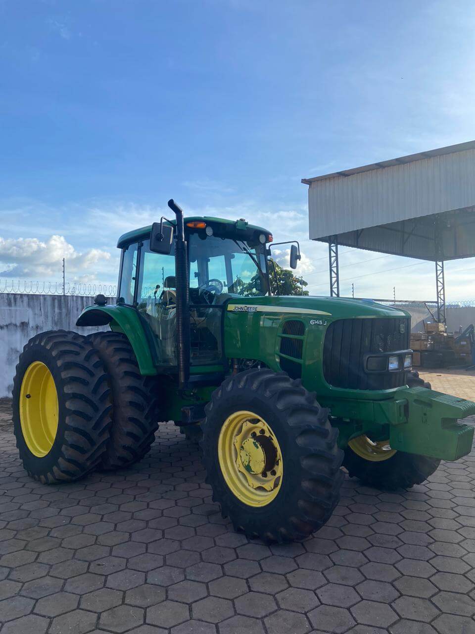 Trator John Deere 6145J – Série 6J (11)