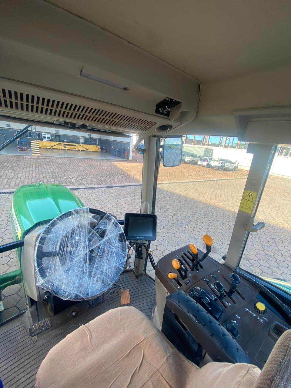 Trator John Deere 6145J – Série 6J (3)