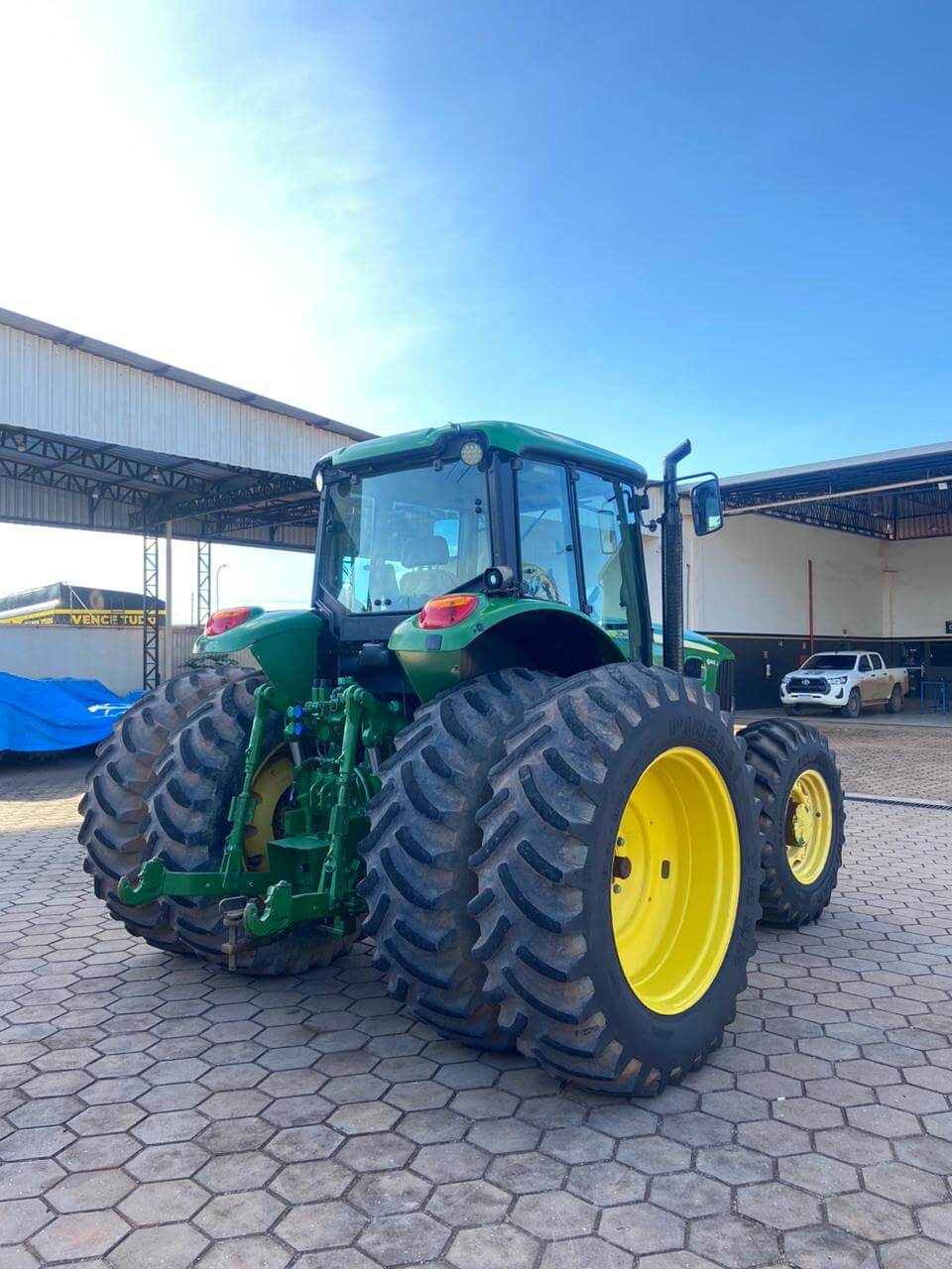 Trator John Deere 6145J – Série 6J (7)