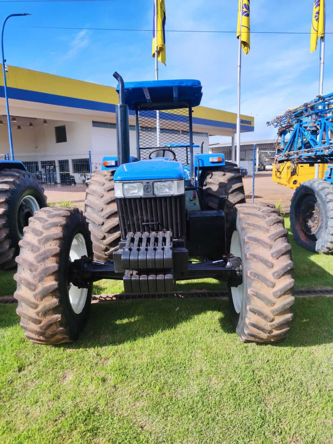 Trator New Holland 7630 ano 2015 (1)