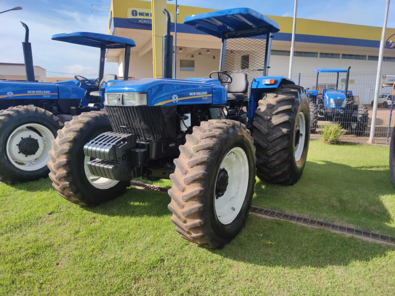 Trator New Holland 7630 ano 2015 (13)
