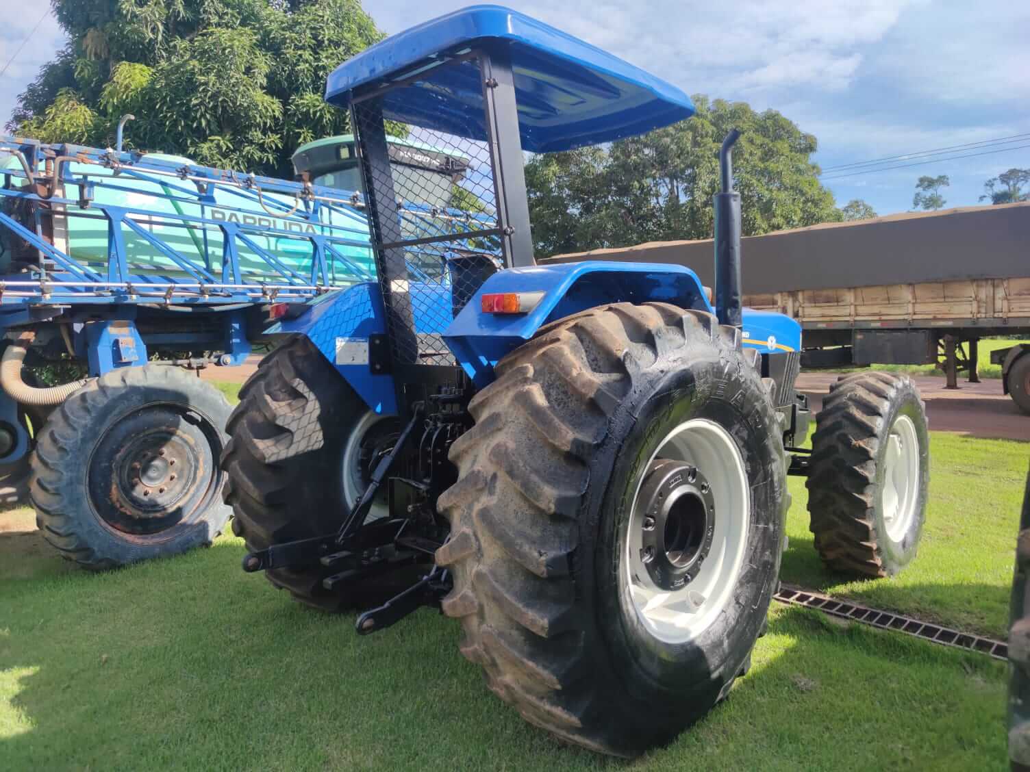 Trator New Holland 7630 ano 2015 (9)