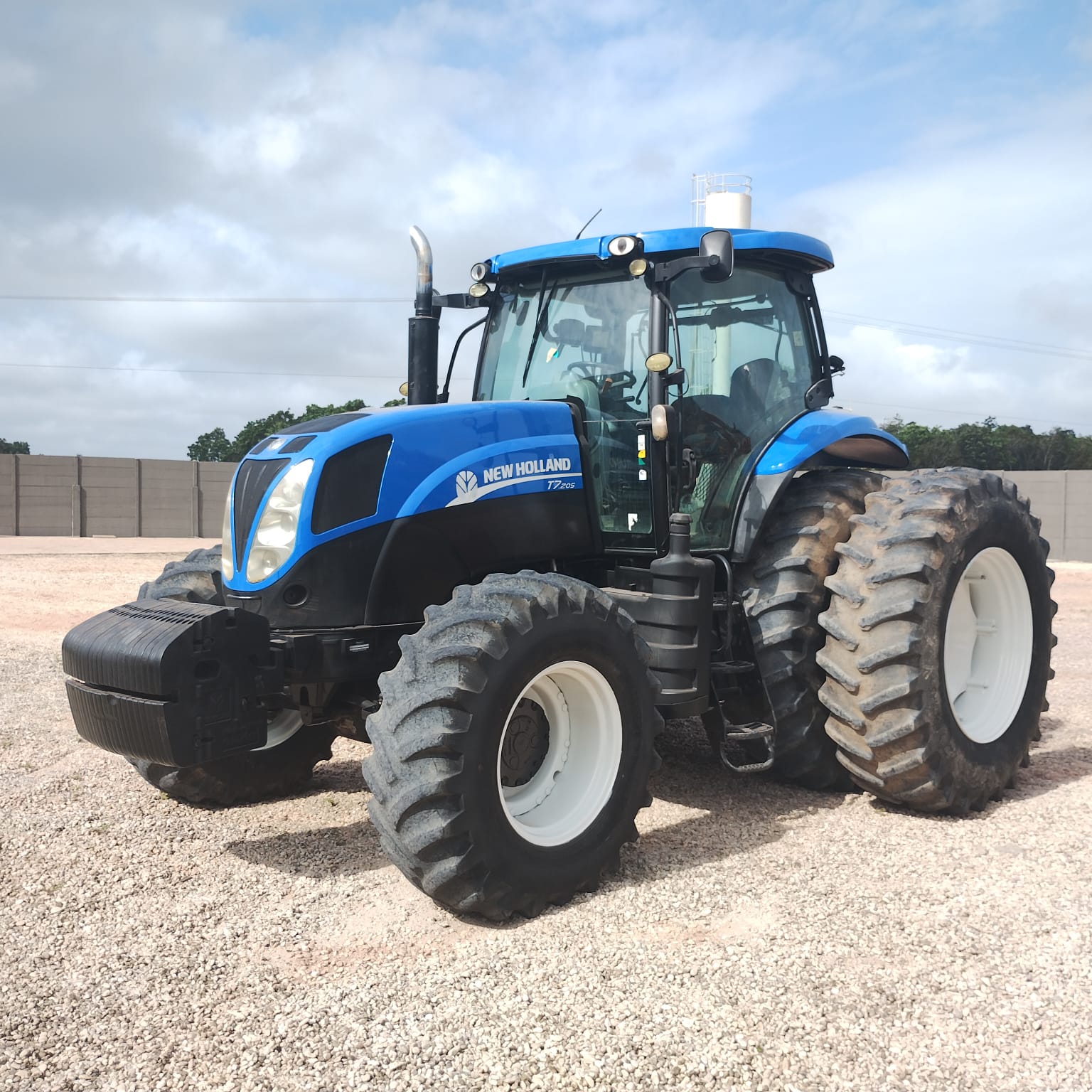 Trator New Holland T7.205 (1)